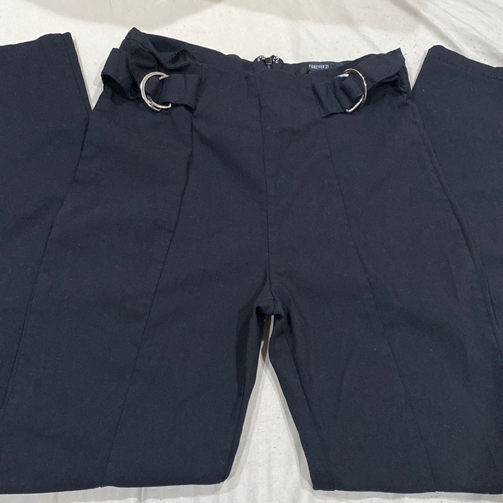 New Forever 21 Legging Dress Pants Waist Tightening & Zipper on back in Black